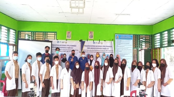 Training on Making Biology Preparations to Improve the Skills of Teachers and Students at SMA Negeri 1 Argamakmur, North Bengkulu Regency, Bengkulu Province Training on Making Biology Preparations to Improve the Skills of Teachers and Students at SMA Negeri 1 Argamakmur, North Bengkulu Regency, Bengkulu Province