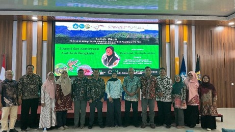 Potential and Conservation of Amphibians in Bengkulu Highlighted in PublicLecture, Delivered by German Researcher Potential and Conservation of Amphibians in Bengkulu Highlighted in PublicLecture, Delivered by German Researcher