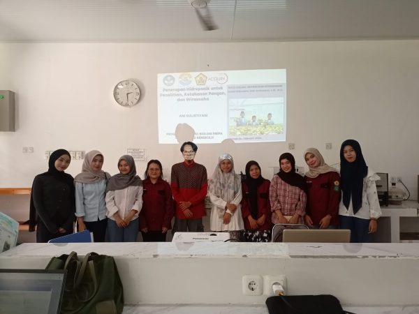 Tri Dharma Integration: Transforming Hydroponics from Laboratory Research to Sustainable Business and Food Security Tri Dharma Integration: Transforming Hydroponics from Laboratory Research to Sustainable Business and Food Security