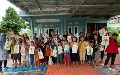 Ecoprint Training Enhances Children’s Creativity in Tapak Gedung Village