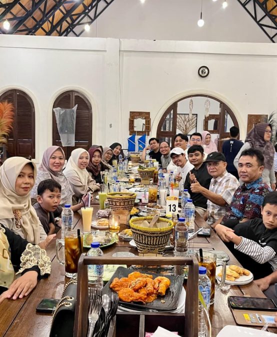 Kebersamaan dalam Iftar Prodi S1 Kimia FMIPA Universitas Bengkulu