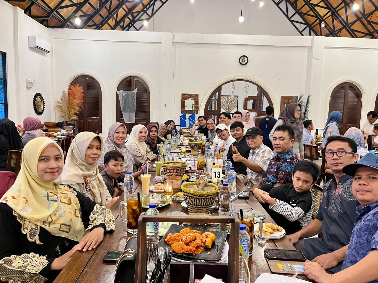 Kebersamaan dalam Iftar Prodi S1 Kimia FMIPA Universitas Bengkulu