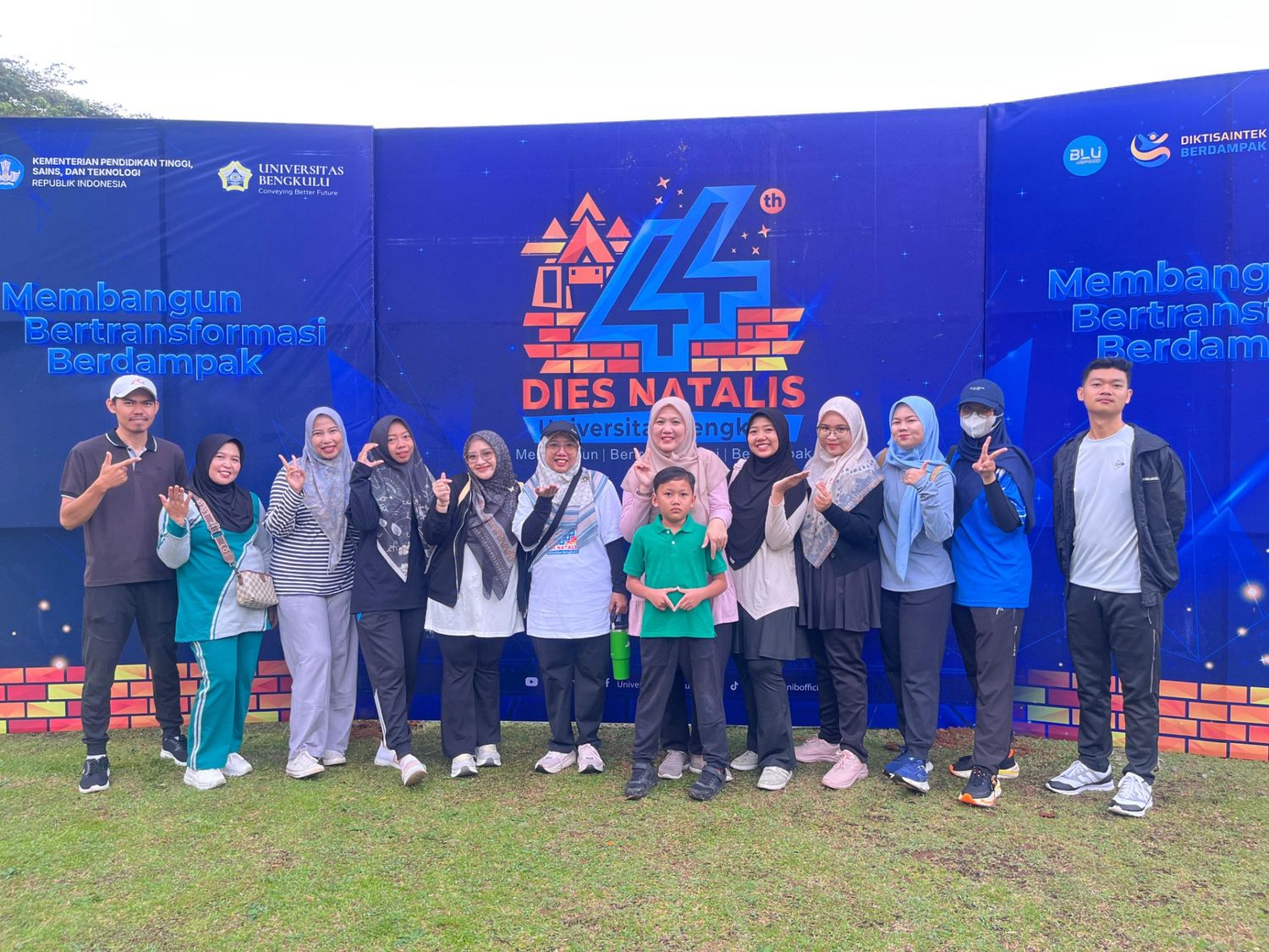 Jurusan Kimia FMIPA UNIB Meriahkan Jalan Santai Dies Natalis ke-44 Universitas Bengkulu Jurusan Kimia FMIPA UNIB Meriahkan Jalan Santai Dies Natalis ke-44 Universitas Bengkulu