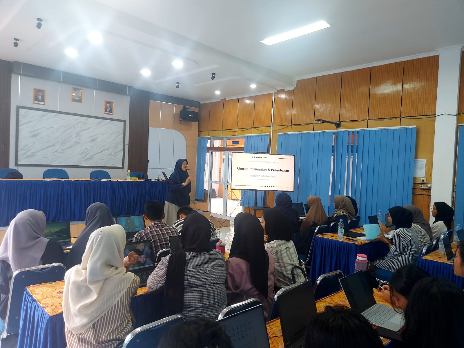 Practitioner Lecture for the Statistical Methods Course with Mrs. Fatmasari Damayanti, M.Si., from BPS Practitioner Lecture for the Statistical Methods Course with Mrs. Fatmasari Damayanti, M.Si., from BPS
