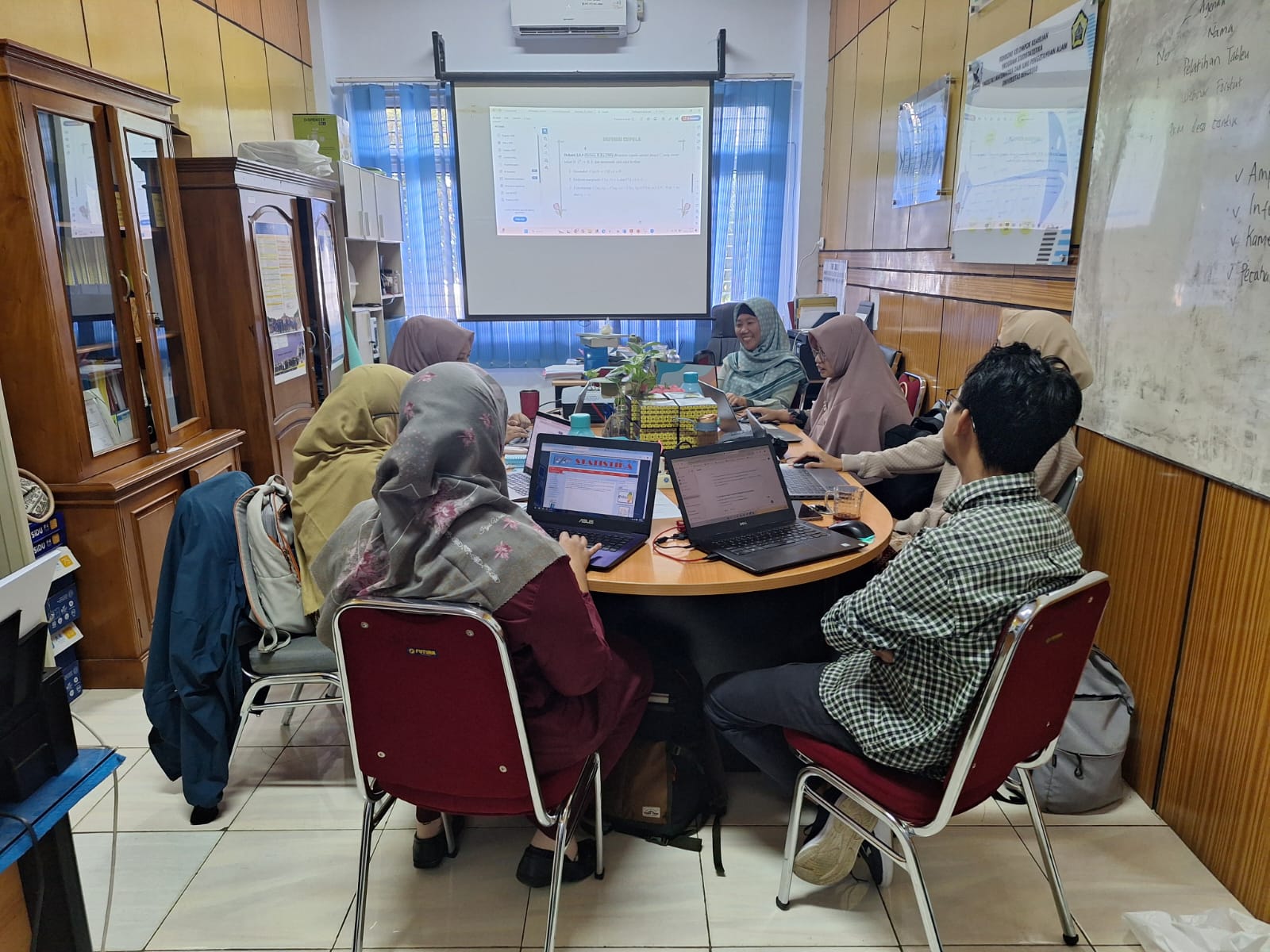 FIRST SCIENTIFIC DISCUSSION OF THE UNDERGRADUATE STATISTICS PROGRAM IN 2025: COPULA AND ITS APPLICATIONS FIRST SCIENTIFIC DISCUSSION OF THE UNDERGRADUATE STATISTICS PROGRAM IN 2025: COPULA AND ITS APPLICATIONS