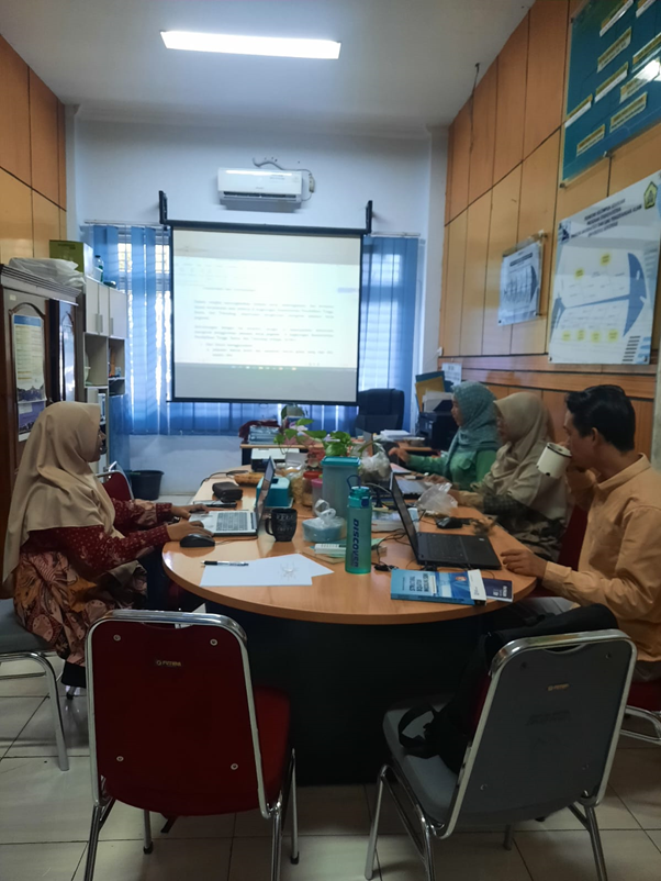 Scientific Discussion – May Edition, Undergraduate Statistics Program: Exploring Small Area Estimation through GLMM / Diskusi Ilmiah Bulan Mei Prodi S1 Statistika: Menyibak Tirai Small Area Estimation dengan GLMM Scientific Discussion – May Edition, Undergraduate Statistics Program: Exploring Small Area Estimation through GLMM / Diskusi Ilmiah Bulan Mei Prodi S1 Statistika: Menyibak Tirai Small Area Estimation dengan GLMM