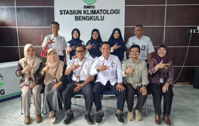 Strengthening Academic Synergy, Coordinator of the Undergraduate Statistics Program at UNIB Attends Monitoring and Evaluation of FMIPA–BMKG Collaboration/ Tingkatkan Sinergi Akademik, Koordinator Prodi S1 Statistika UNIB Hadiri Monev Kerjasama FMIPA dan BMKG