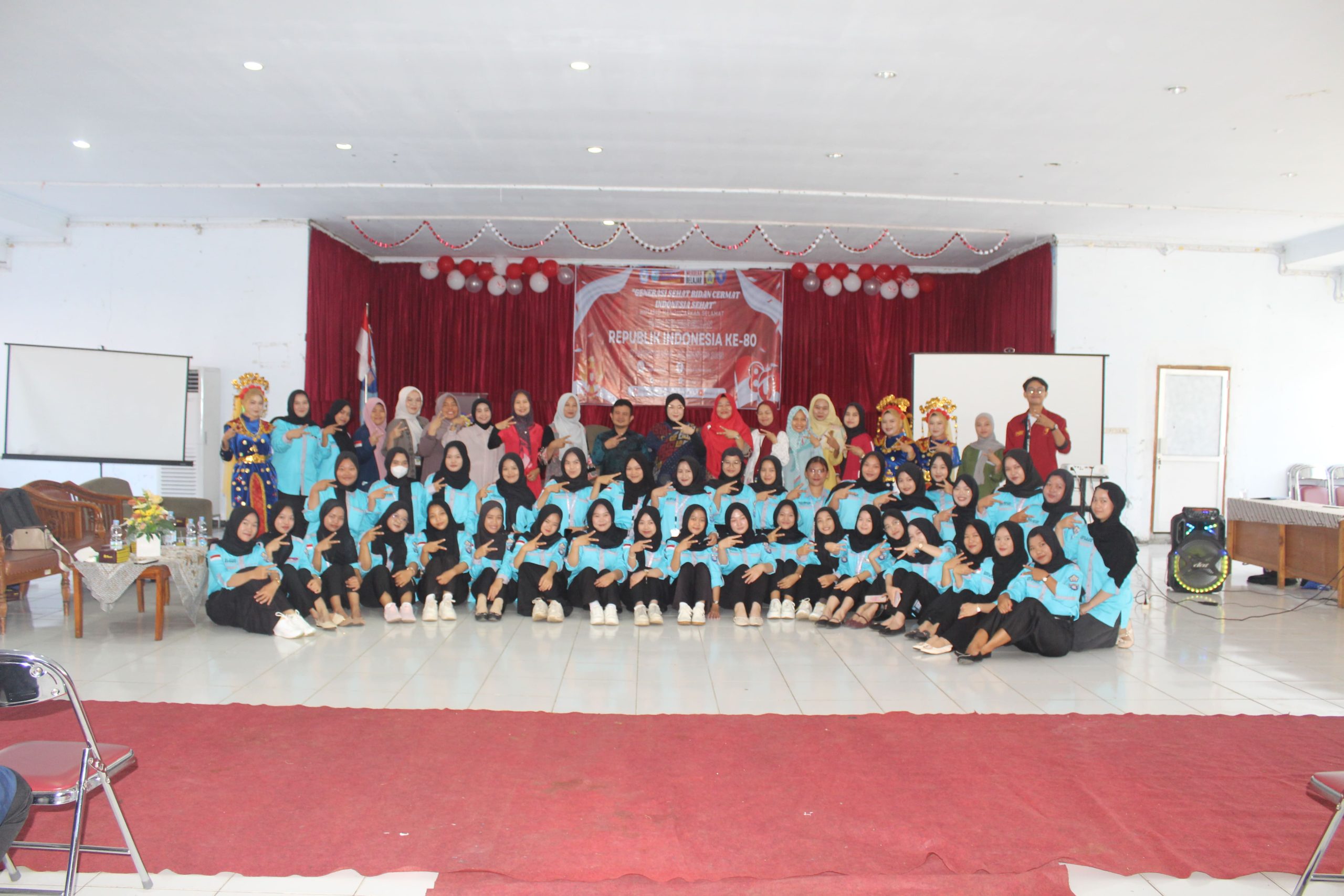 Himpunan Mahasiswa Bidan UNIB meriahkan HUT RI 80 dengan beragam Lomba Kebersamaan