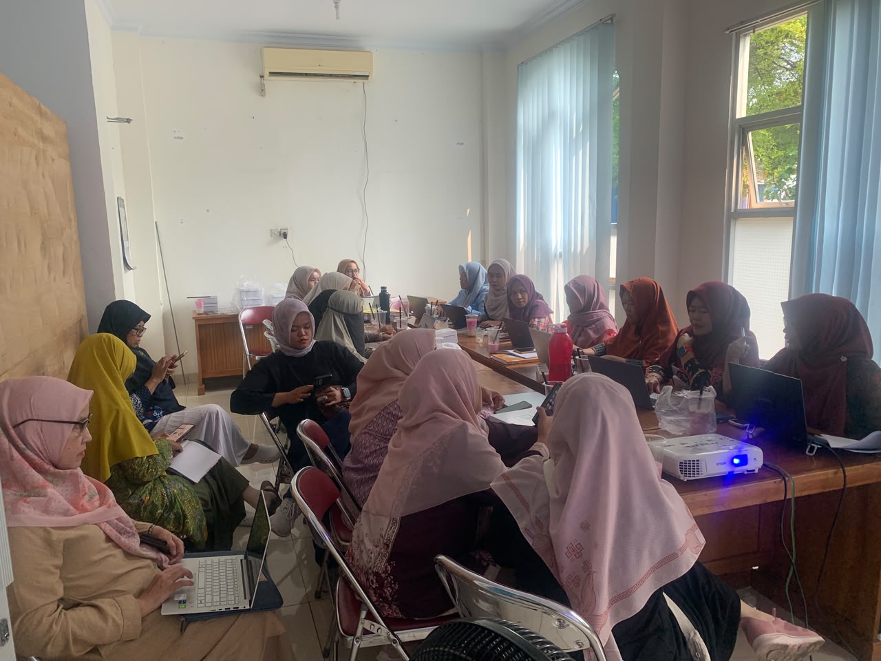 Prodi D3 Kebidanan Laksanakan Rapat Rutin, Bahas Monitoring Pembelajaran dan Tindak Lanjut AMI 2026