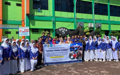 LURUSKAN SEBELUM TERLAMBAT : PENINGKATAN PEMAHAMAN SISWA SEKOLAH MENENGAH ATAS DENGAN DEMONSTRASI PENANGANAN FRAKTUR PRA HOSPITAL DI SMAN 5 KOTA BENGKULU
