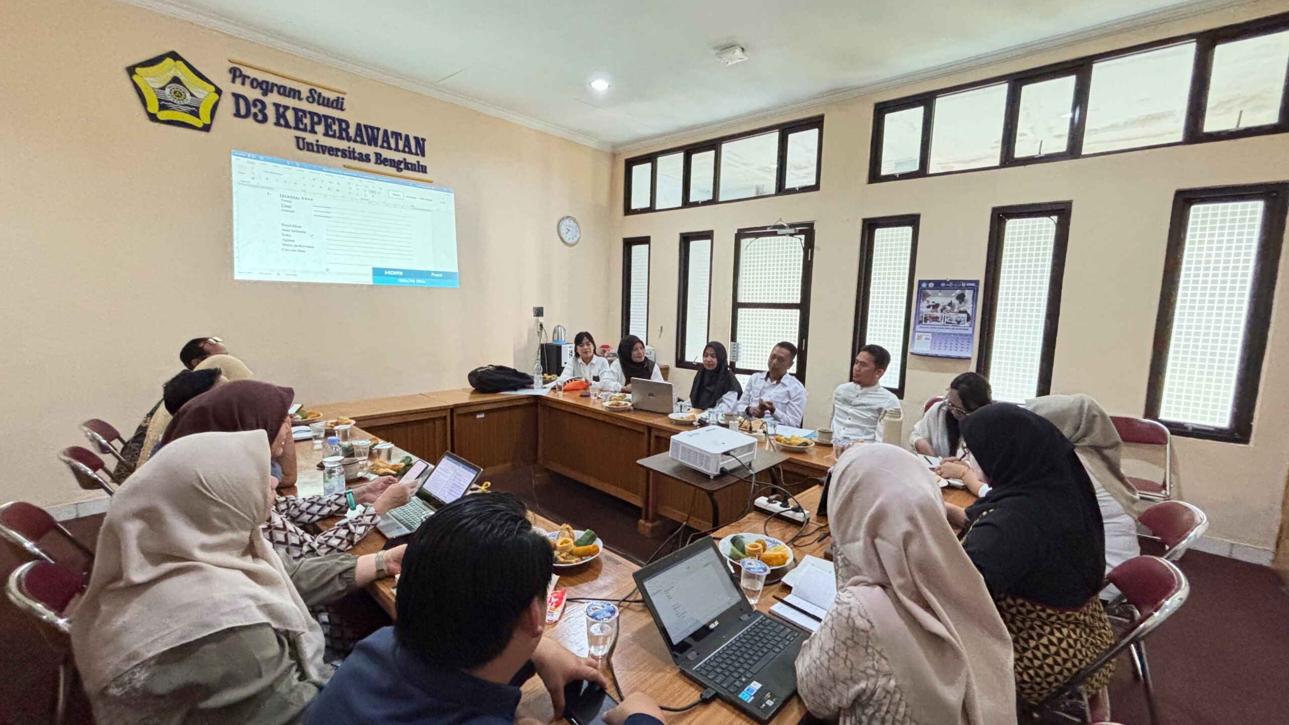 Perkuat Kolaborasi Dosen dan CI Klinik, Prodi D3 Keperawatan FKIK Unib Gelar Persamaan Persepsi Praktik Belajar Lapangan Perkuat Kolaborasi Dosen dan CI Klinik, Prodi D3 Keperawatan FKIK Unib Gelar Persamaan Persepsi Praktik Belajar Lapangan