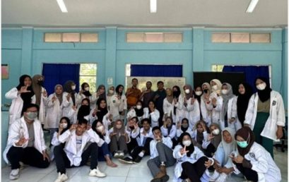 PRAKTIKUM MAHASISWA D3 LABORATORIUM SAINS DI MATA KULIAH PRAKTIKUM KIMIA ANALISIS TERAPAN DENGAN TOPIK IDENTIFIKASI FORMALIN DALAM MAKANAN