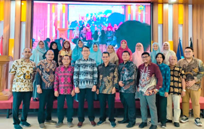 Dean of FMIPA, IPB University, Dr. Berry Juliandi, S.Si., M.Si shared his experiences as a Guest lecturer at the Biology Department and Signed the MoA of FMIPA, IPB University with FMIPA, University of Bengkulu