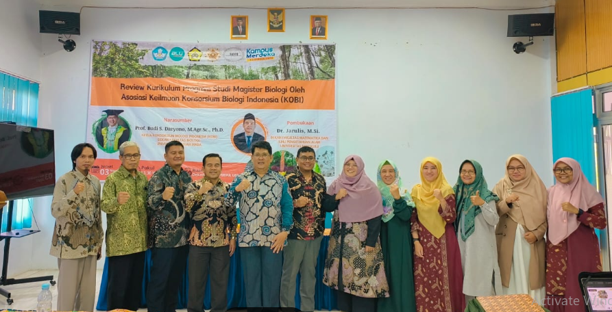 Workshop of Curriculum Review of Biology Master’s Study Program FMIPA UNIB by the Indonesian Biology Consortium (KOBI) Workshop of Curriculum Review of Biology Master’s Study Program FMIPA UNIB by the Indonesian Biology Consortium (KOBI)