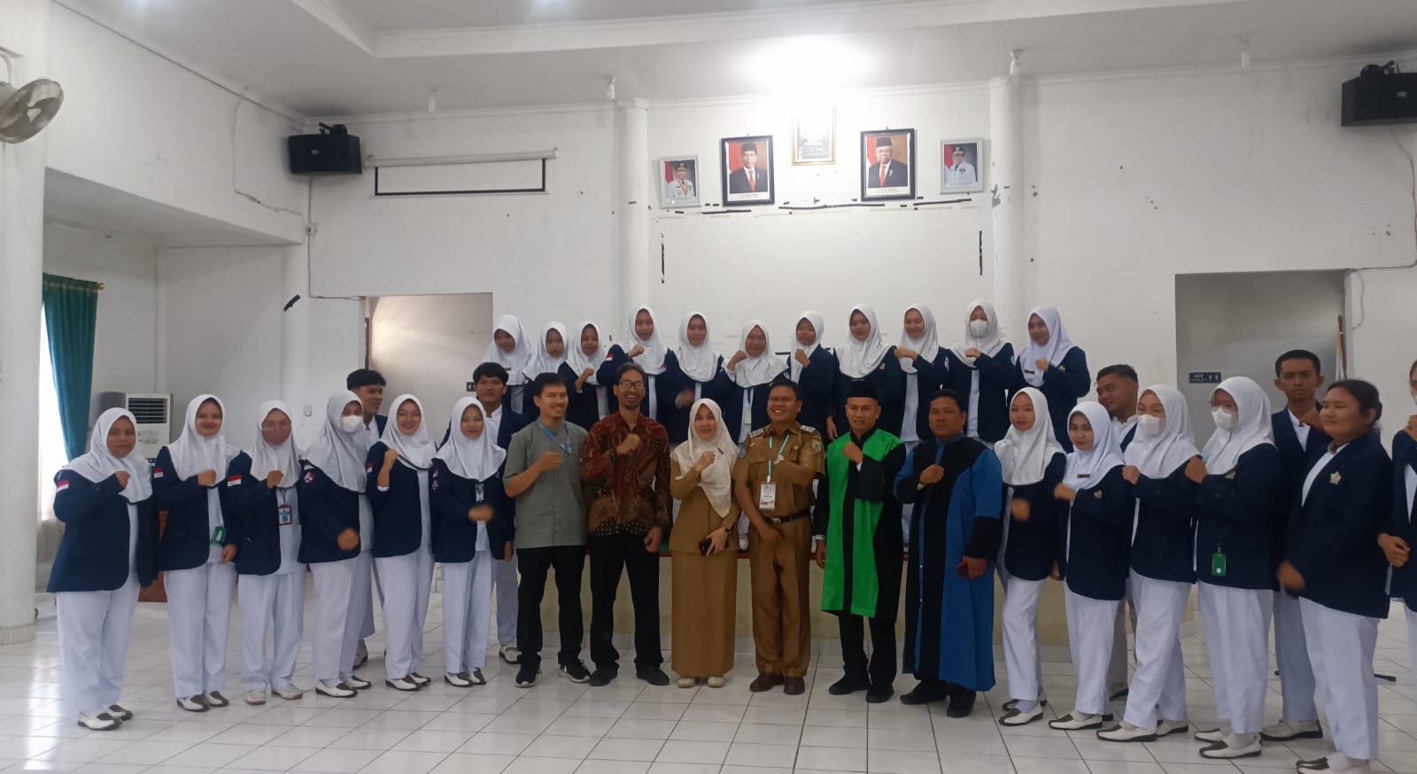 Praktik Belajar Lapangan Mahasiswa Program Studi D3 Farmasi di Rumah Sakit Tahun 2024 Praktik Belajar Lapangan Mahasiswa Program Studi D3 Farmasi di Rumah Sakit Tahun 2024