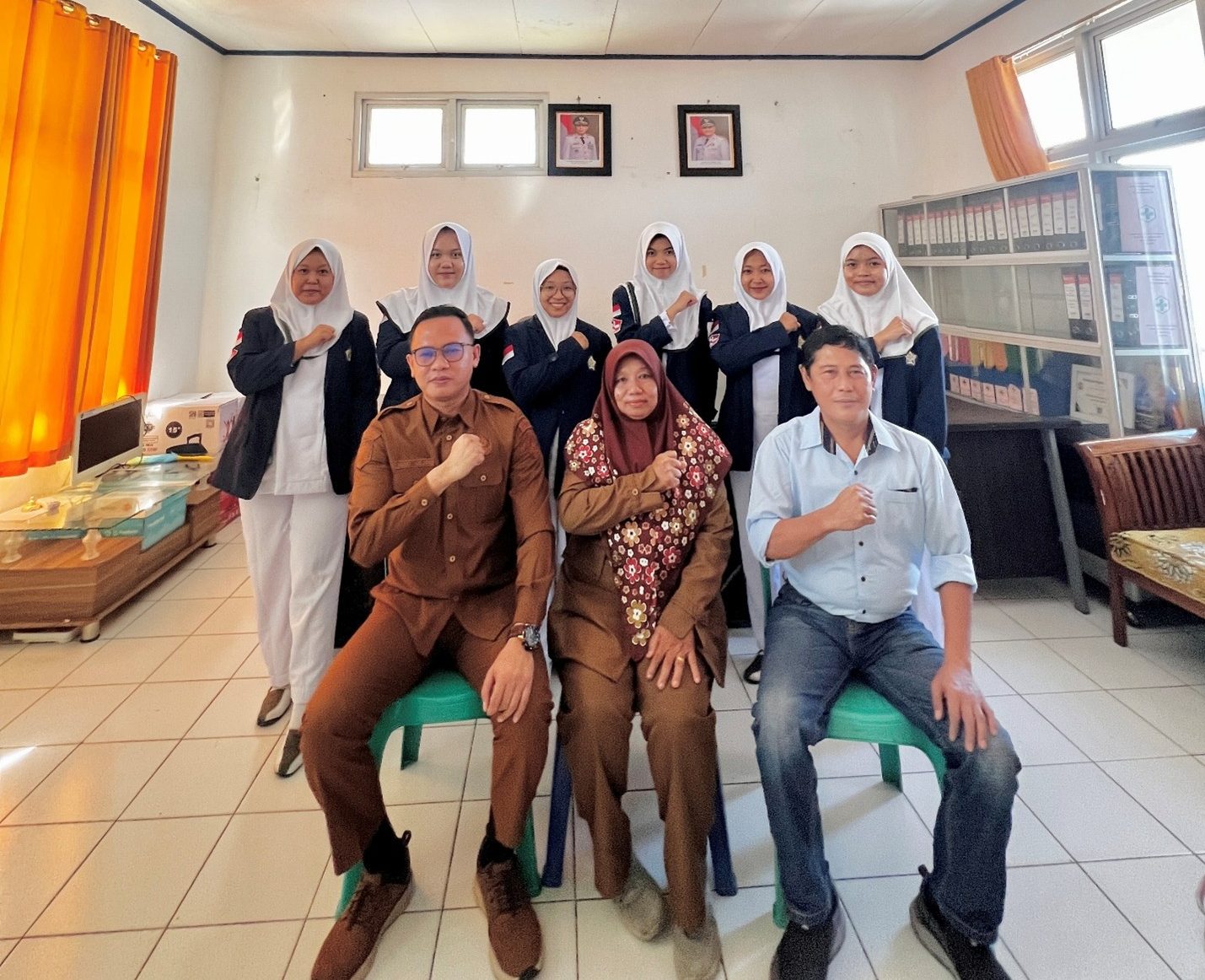 Kegiatan Praktek Belajar Lapangan Manajemen Farmasi Mahasiswa Prodi D3 Farmasi di Puskesmas Kota Bengkulu